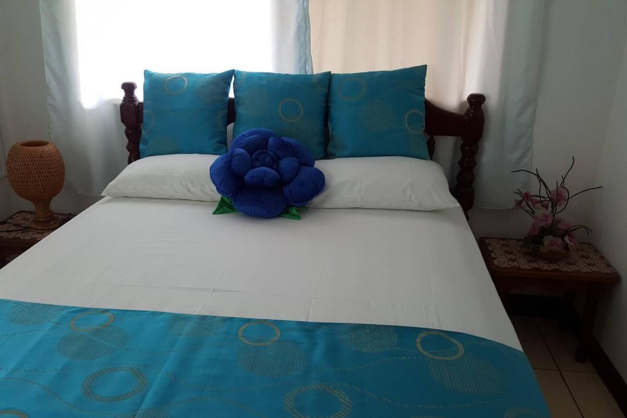 Gigi'S Self Catering Apartment Port Glaud Buitenkant foto