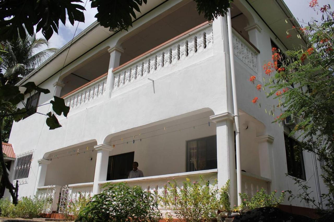 Gigi'S Self Catering Apartment Port Glaud Buitenkant foto