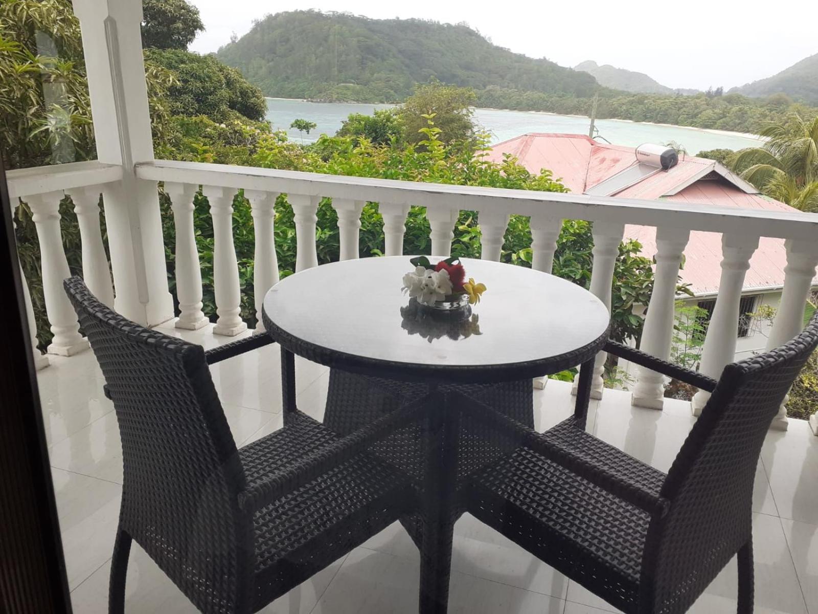 Gigi'S Self Catering Apartment Port Glaud Buitenkant foto